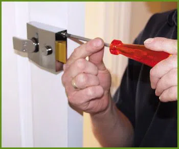 Neighborhood Locksmith Services Milwaukee, WI 414-458-0051 - 10-lock-smiths