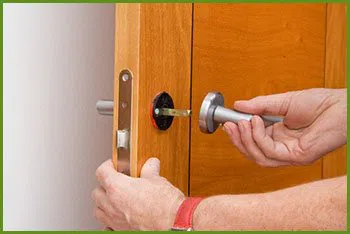 Neighborhood Locksmith Services Milwaukee, WI 414-458-0051 - 14-install-new-Lock